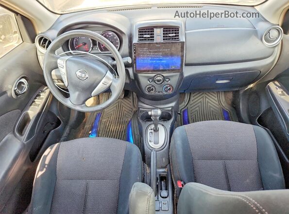 3N1CN7AP1GL849685 2016 NISSAN VERSA Серый Вид панели приборов