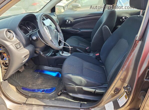 3N1CN7AP1GL849685 2016 NISSAN VERSA Серый Вид салона спереди