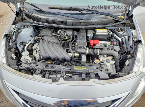 3N1CN7AP1GL893010 2016 NISSAN VERSA Серебряный Вид задней части салона