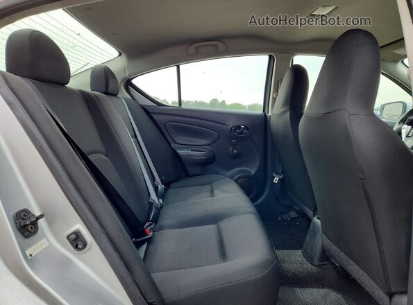 3N1CN7AP1GL893010 2016 NISSAN VERSA Серебряный Вид задних сидений