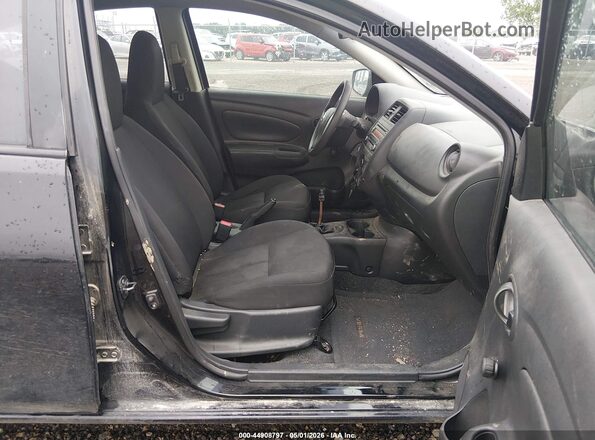 3N1CN7AP1GL894643 2016 NISSAN VERSA Черный Вид салона спереди