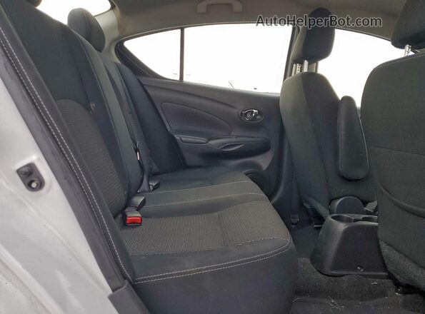 3N1CN7AP2HL830984 2017 NISSAN VERSA Белый Вид задних сидений