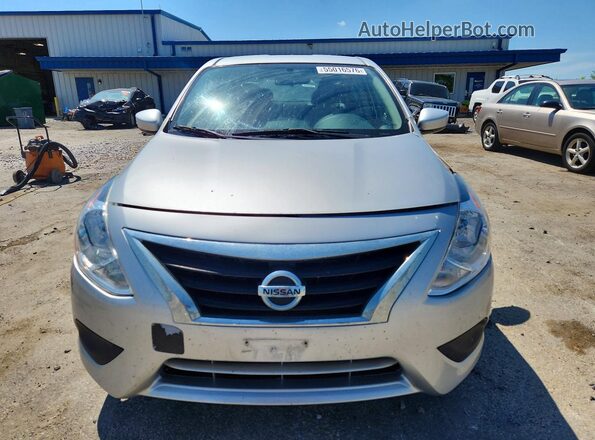 3N1CN7AP6GL856745 2016 NISSAN VERSA Silver Widok z przodu