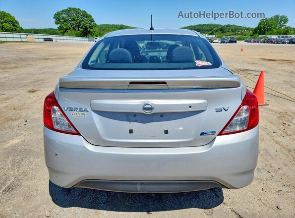 3N1CN7AP6GL856745 2016 NISSAN VERSA Silver Widok z tyłu