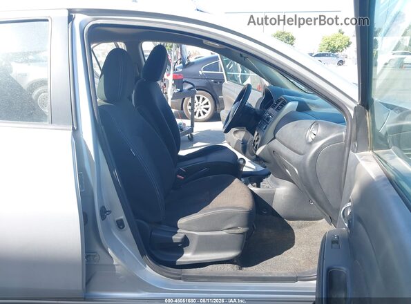 3N1CN7AP7GL839873 2016 NISSAN VERSA Серый Вид салона спереди