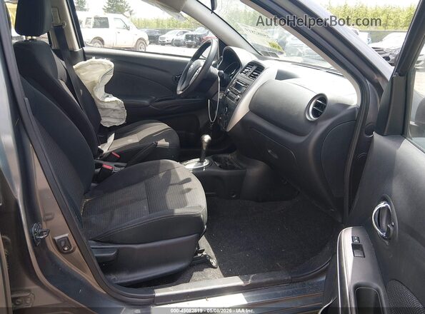 3N1CN7AP7GL899863 2016 NISSAN VERSA Серый Вид салона спереди