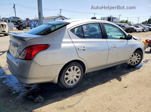 3N1CN7AP9GL893367 2016 NISSAN VERSA Серый Задняя правая четверть