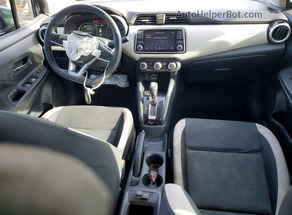 3N1CN8EV2ML895598 2021 NISSAN VERSA Gray Widok deski rozdzielczej