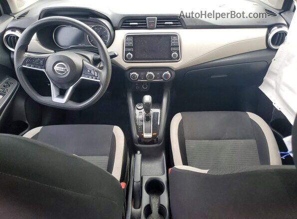 3N1CN8EV3ML889096 2021 NISSAN VERSA Silver Widok deski rozdzielczej