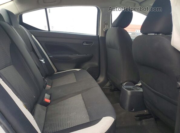 3N1CN8EV3ML889096 2021 NISSAN VERSA Silver Widok tylnych siedzeń