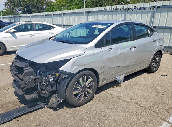 3N1CN8EV6ML853774 2021 NISSAN VERSA Серебряный Передняя левая четверть