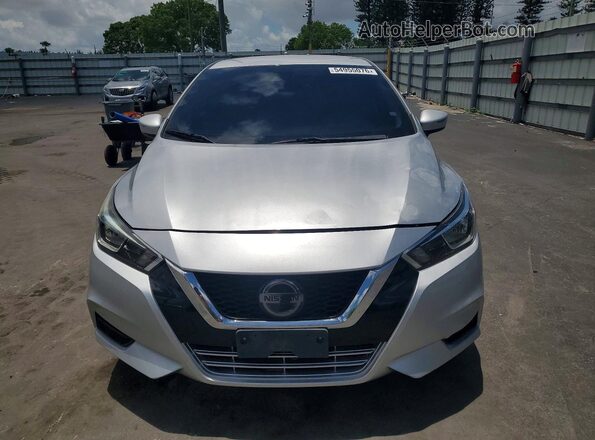 3N1CN8EV9LL808178 2020 NISSAN VERSA Серебряный Вид спереди