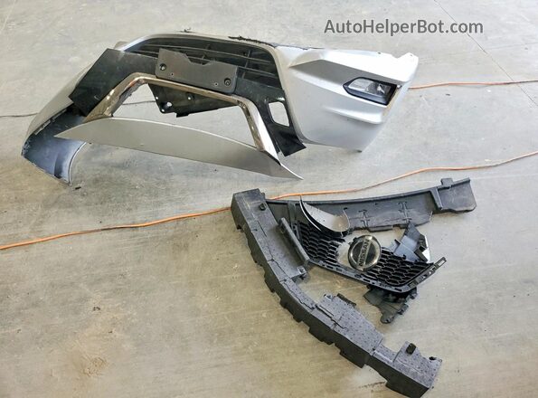 3N1CN8FV2LL910663 2020 NISSAN VERSA Серебряный Вид подкапотного пространства
