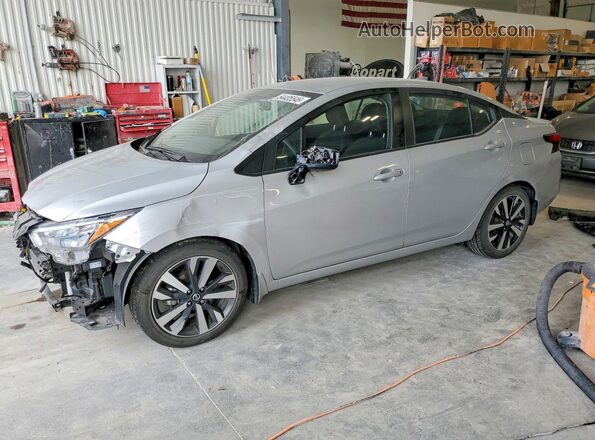 3N1CN8FV2LL910663 2020 NISSAN VERSA Серебряный Передняя левая четверть