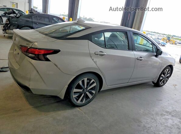 3N1CN8FV2LL910663 2020 NISSAN VERSA Серебряный Задняя правая четверть
