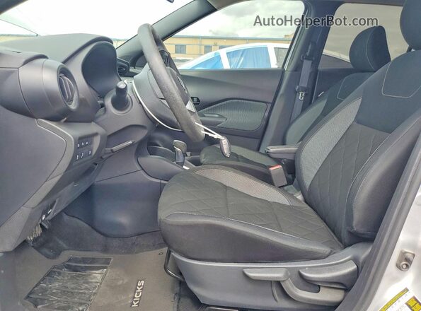 3N1CP5BV0LL540568 2020 NISSAN KICKS Серебряный Вид салона спереди
