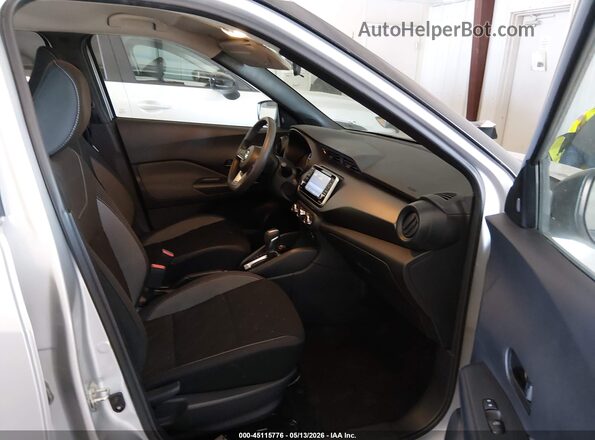 3N1CP5BV8LL543427 2020 NISSAN KICKS Silver Вид салону спереду