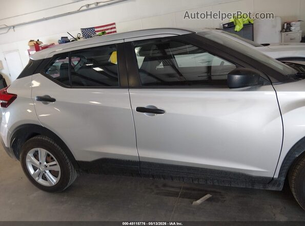 3N1CP5BV8LL543427 2020 NISSAN KICKS Silver Вид задньої частини салону