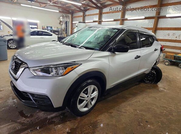 3N1CP5CU2JL519529 2018 NISSAN KICKS Silver Przód lewy