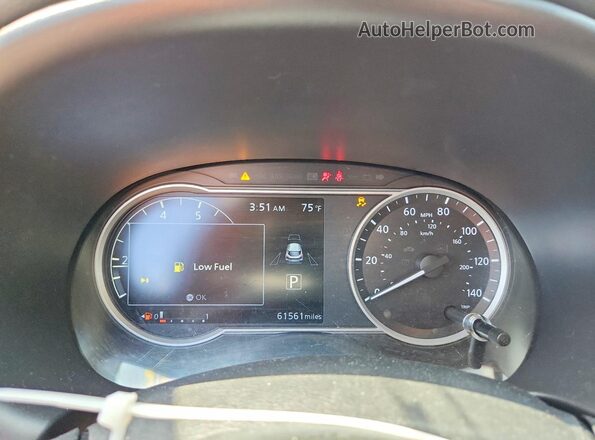 3N1CP5CU2JL520793 2018 NISSAN KICKS Серебряный Вид щитка приборов