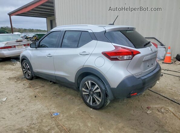 3N1CP5CU2JL520793 2018 NISSAN KICKS Серебряный Задняя левая четверть