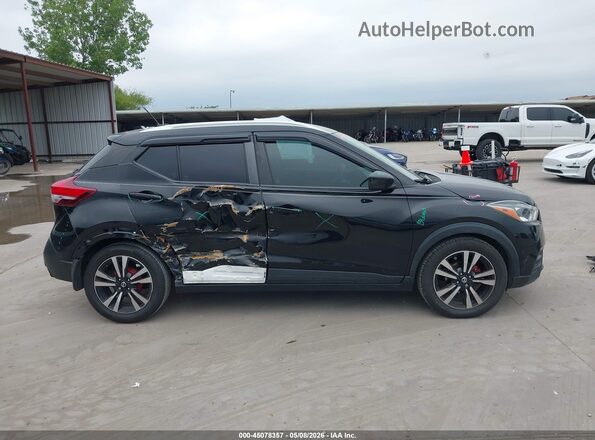 3N1CP5CU3JL516803 2018 NISSAN KICKS Black Widok wnętrza z tyłu