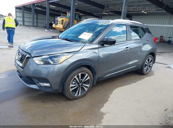 3N1CP5CU3KL540634 2019 NISSAN KICKS Серый Передняя левая четверть