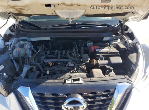 3N1CP5CU4JL531598 2018 NISSAN KICKS White Rear interior view