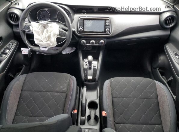 3N1CP5CU4JL533481 2018 NISSAN KICKS Gray Vista del salpicadero