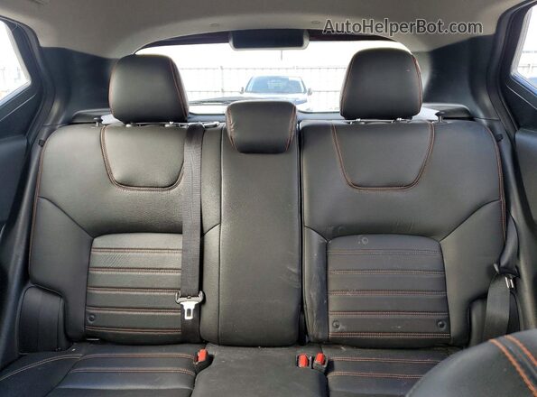 3N1CP5CU5JL518097 2018 NISSAN KICKS Red Widok tylnych siedzeń