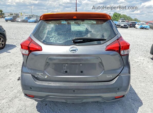 3N1CP5CU6KL555998 2019 NISSAN KICKS Gray Widok z tyłu