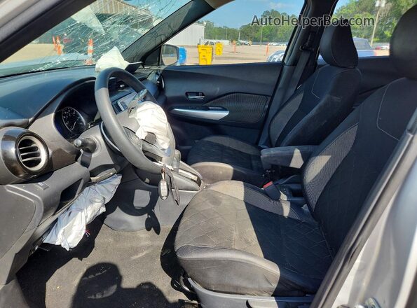 3N1CP5CU7JL510454 2018 NISSAN KICKS Серебряный Вид салона спереди