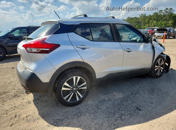 3N1CP5CU7JL510454 2018 NISSAN KICKS Серебряный Задняя правая четверть