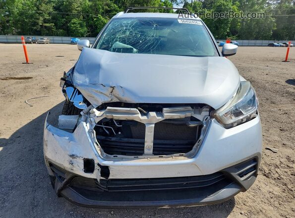 3N1CP5CU7JL510454 2018 NISSAN KICKS Серебряный Вид спереди