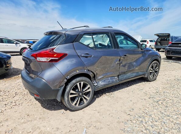 3N1CP5CU7JL517498 2018 NISSAN KICKS Gray Trasero derecho