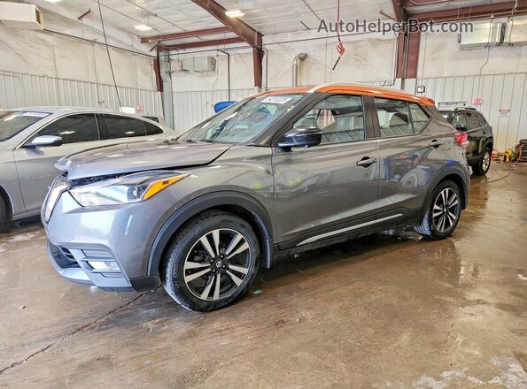3N1CP5CU7JL526489 2018 NISSAN KICKS Gray Przód lewy