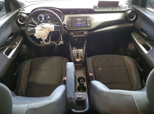 3N1CP5CU7JL527755 2018 NISSAN KICKS Красный Вид панели приборов