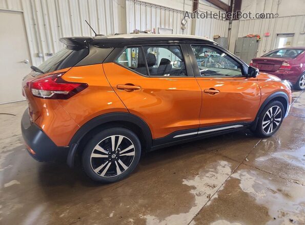 3N1CP5CU7JL543292 2018 NISSAN KICKS Orange Задня права чверть