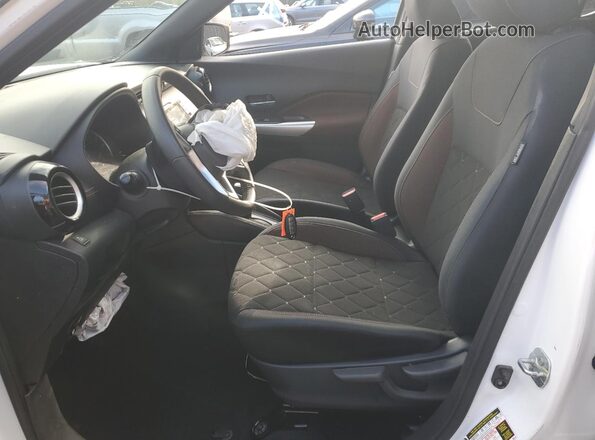 3N1CP5CU9JL505515 2018 NISSAN KICKS White Вид салону спереду