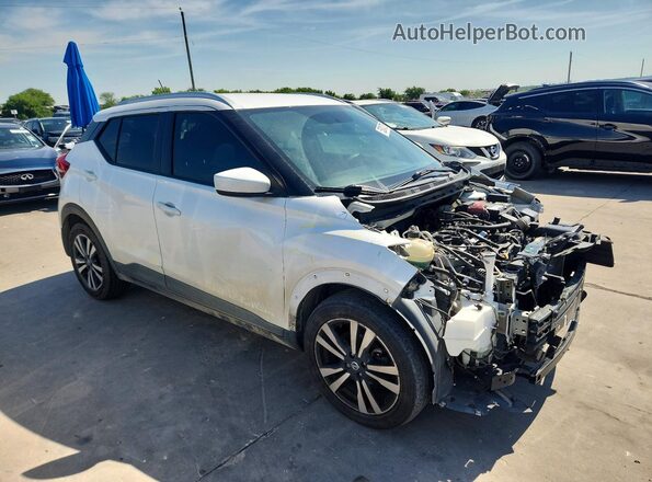 3N1CP5CU9JL536411 2018 NISSAN KICKS Белый Передняя правая четверть