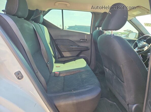 3N1CP5CU9JL536411 2018 NISSAN KICKS Белый Вид задних сидений