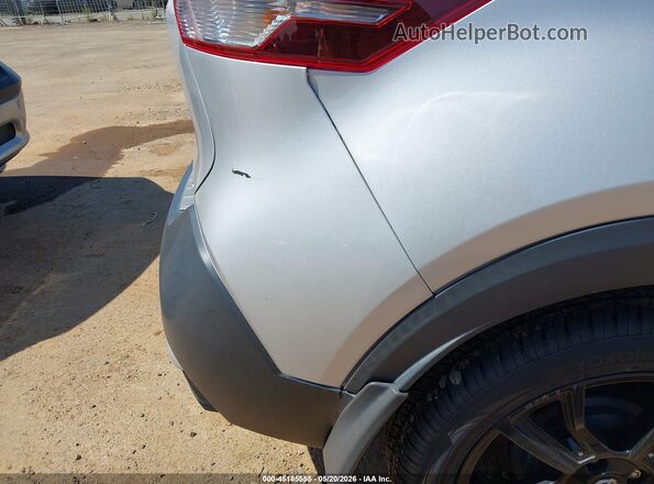 3N1CP5CU9KL494663 2019 NISSAN KICKS Silver Widok z przodu