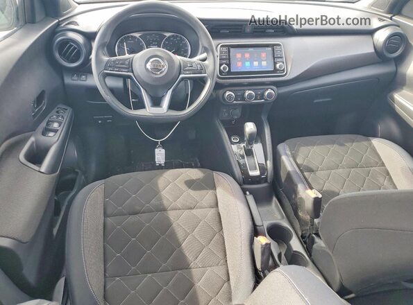 3N1CP5CU9KL504768 2019 NISSAN KICKS Серебряный Вид панели приборов