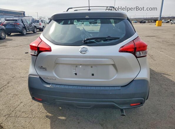 3N1CP5CU9KL504768 2019 NISSAN KICKS Серебряный Вид сзади