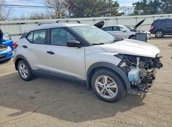 3N1CP5CU9KL504768 2019 NISSAN KICKS Серебряный Передняя правая четверть
