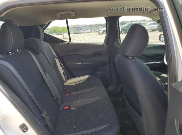 3N1CP5CUXJL528365 2018 NISSAN KICKS Silver Vista de los asientos traseros