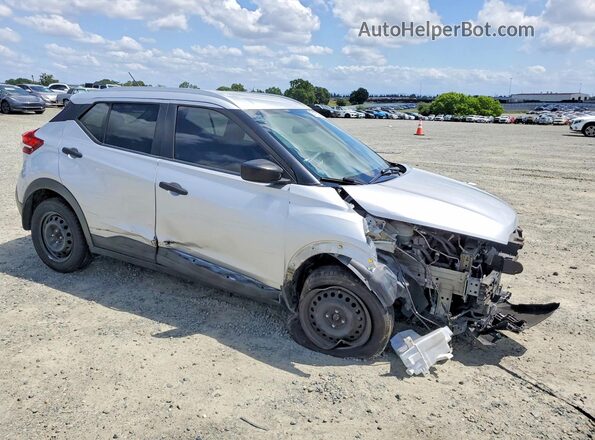 3N1CP5CUXJL528365 2018 NISSAN KICKS Silver Delantero derecho