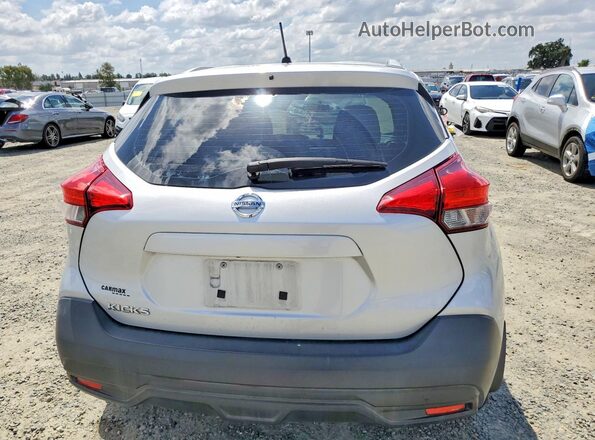 3N1CP5CUXJL528365 2018 NISSAN KICKS Silver Vista trasera