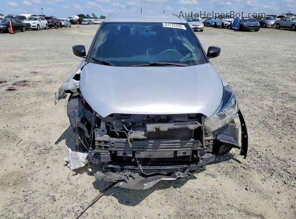 3N1CP5CUXJL528365 2018 NISSAN KICKS Silver Vista frontal