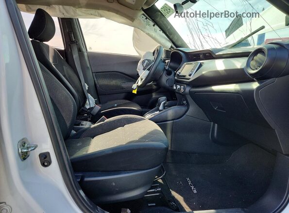 3N1CP5CUXKL538329 2019 NISSAN KICKS Белый Вид салона спереди
